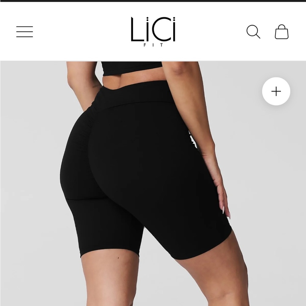Black v cut scrunch biker short